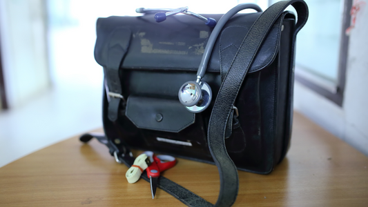boolso médico con fonendospio