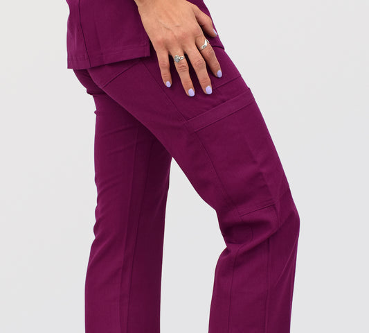Pantalón clínico para mujer: comodidad y seguridad en el trabajo médico