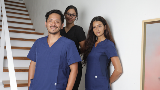 La Revolución de la Comodidad: Cómo los Uniformes de Enfermera se Han Adaptado para Ofrecer Mayor Confort