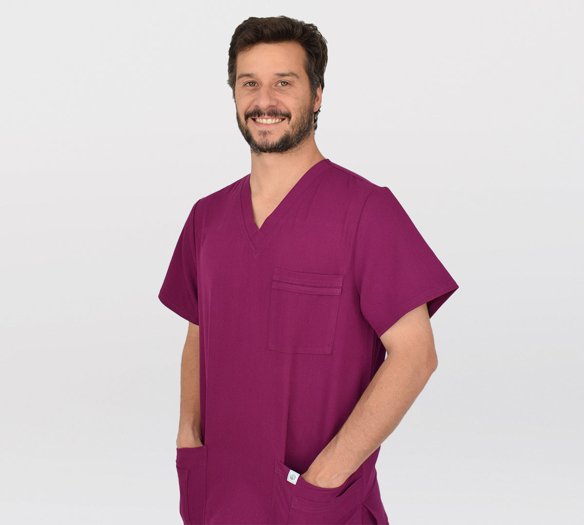 uniforme clinico burdeo hombre